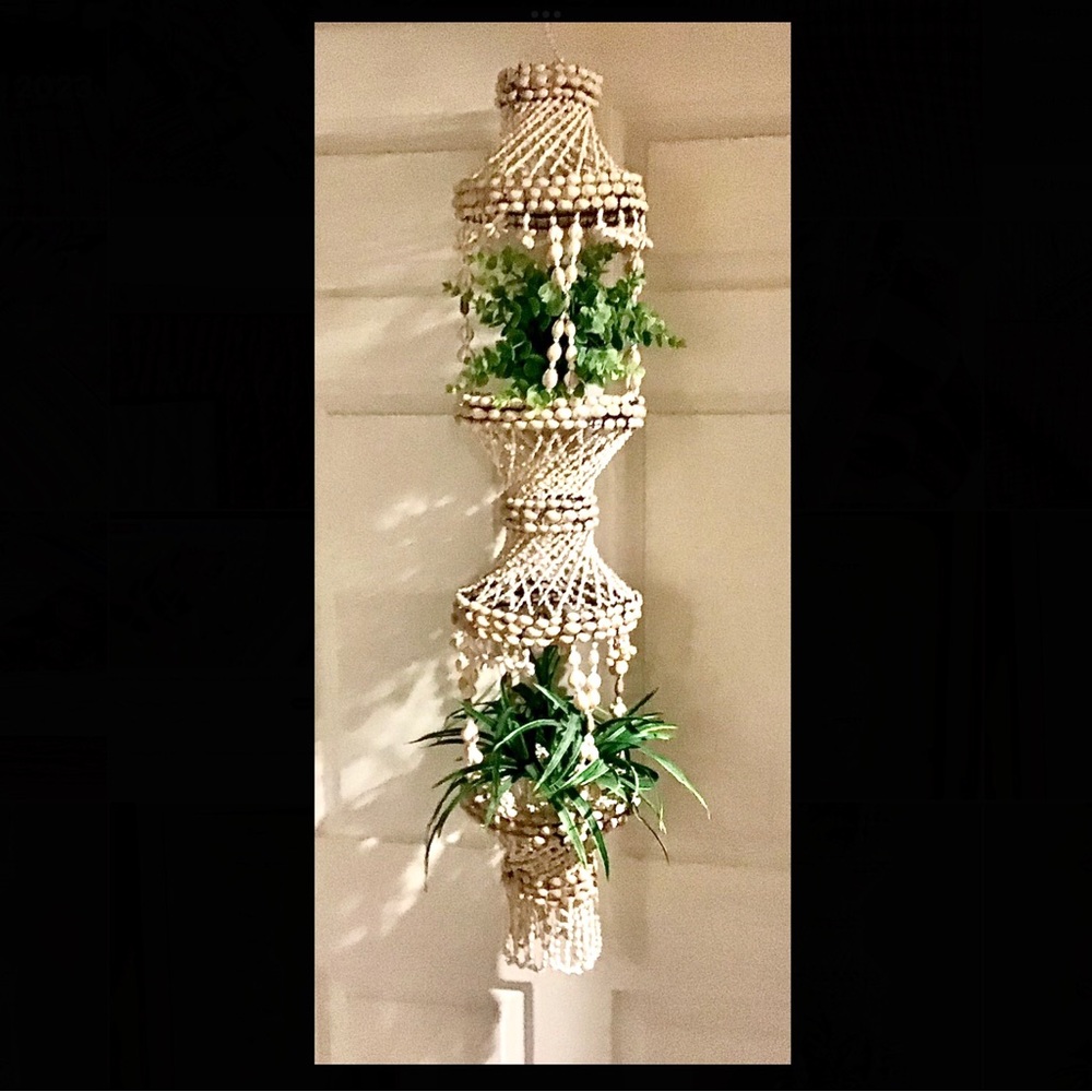 VTG Hanging Seashell Chandelier Beach Decor Plant Holders Two Tier  42” Ivory